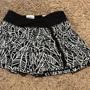 Lululemon Circuit Breaker Skirt II Interlaced Alpine White Black size 2